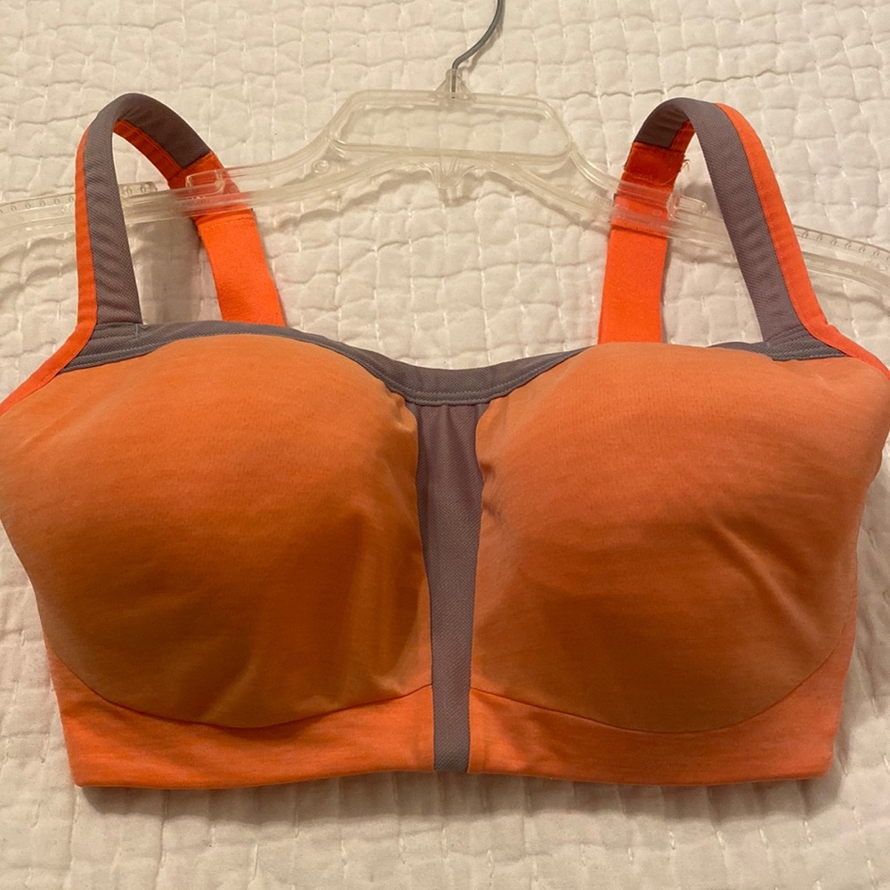 Le Mystere High Impact Convertible Sports Bra Size 32 F..
